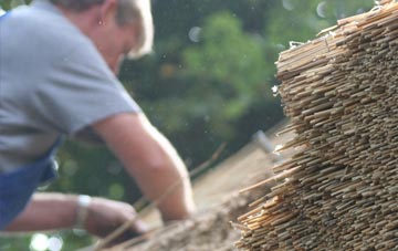 professional Harts Hill thatchers